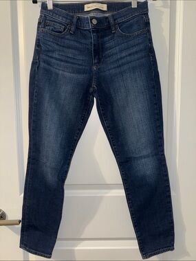 GAP Skinny Jeans in Dark Wash Blue